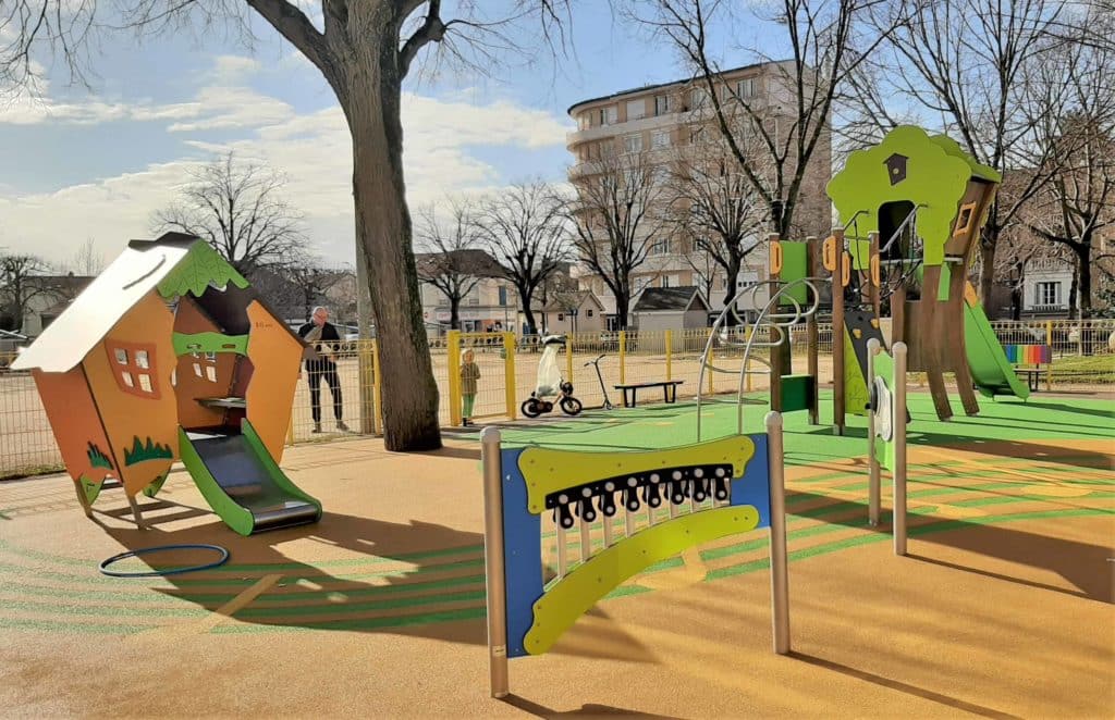 Module xylophone dans une aire de jeux